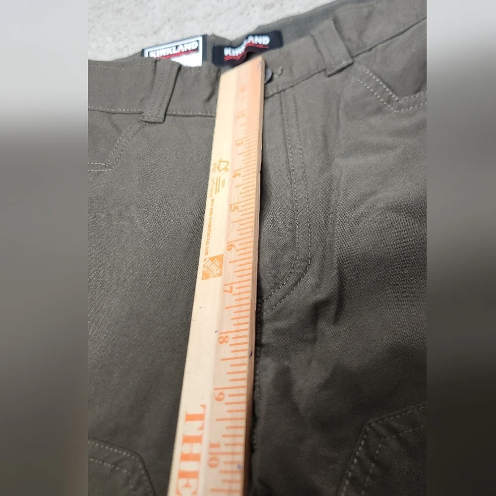 Kirkland Signature Mens Brown/Green Stretch Tech Pants - 30 X 32